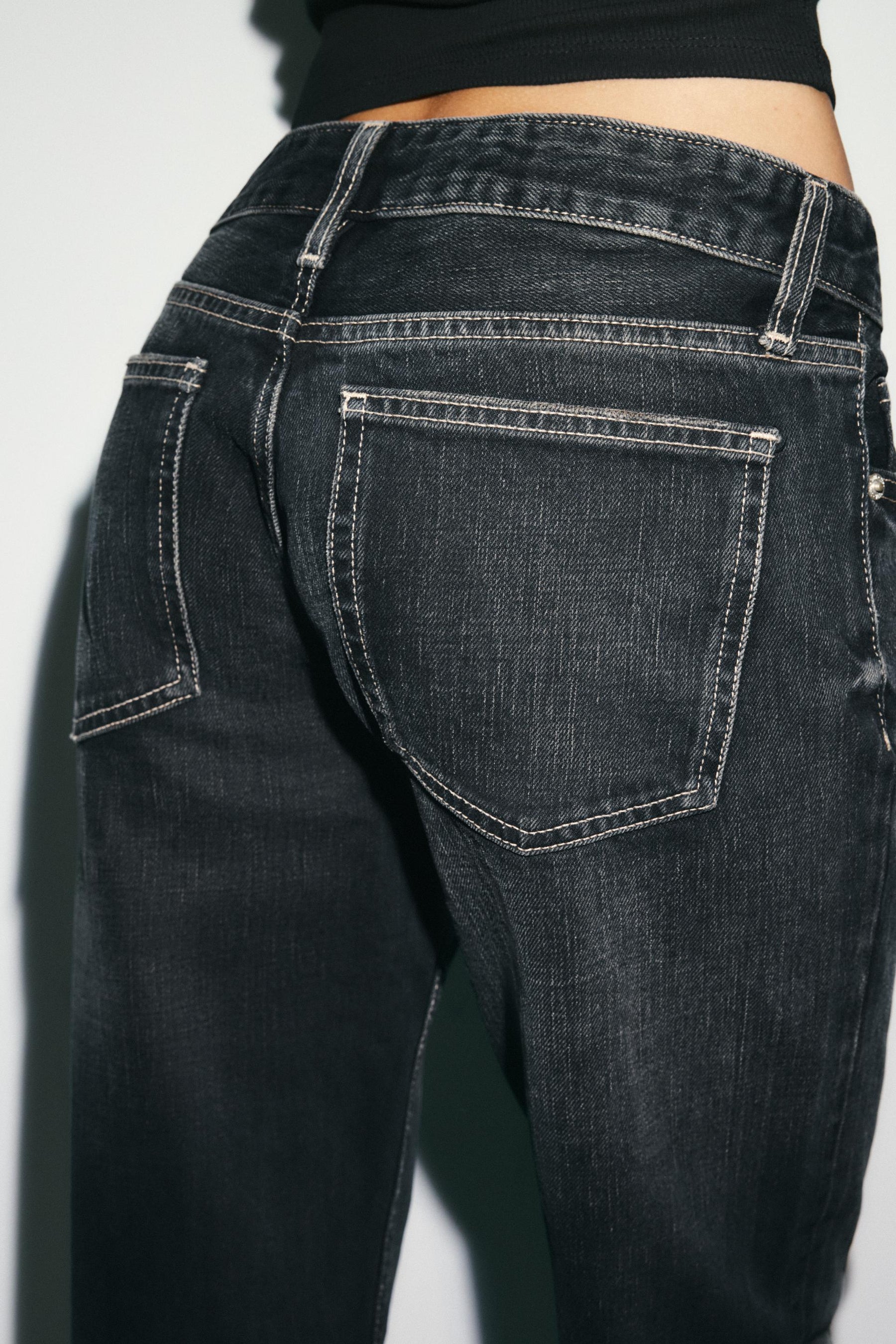 Low Rise Wide Jeans