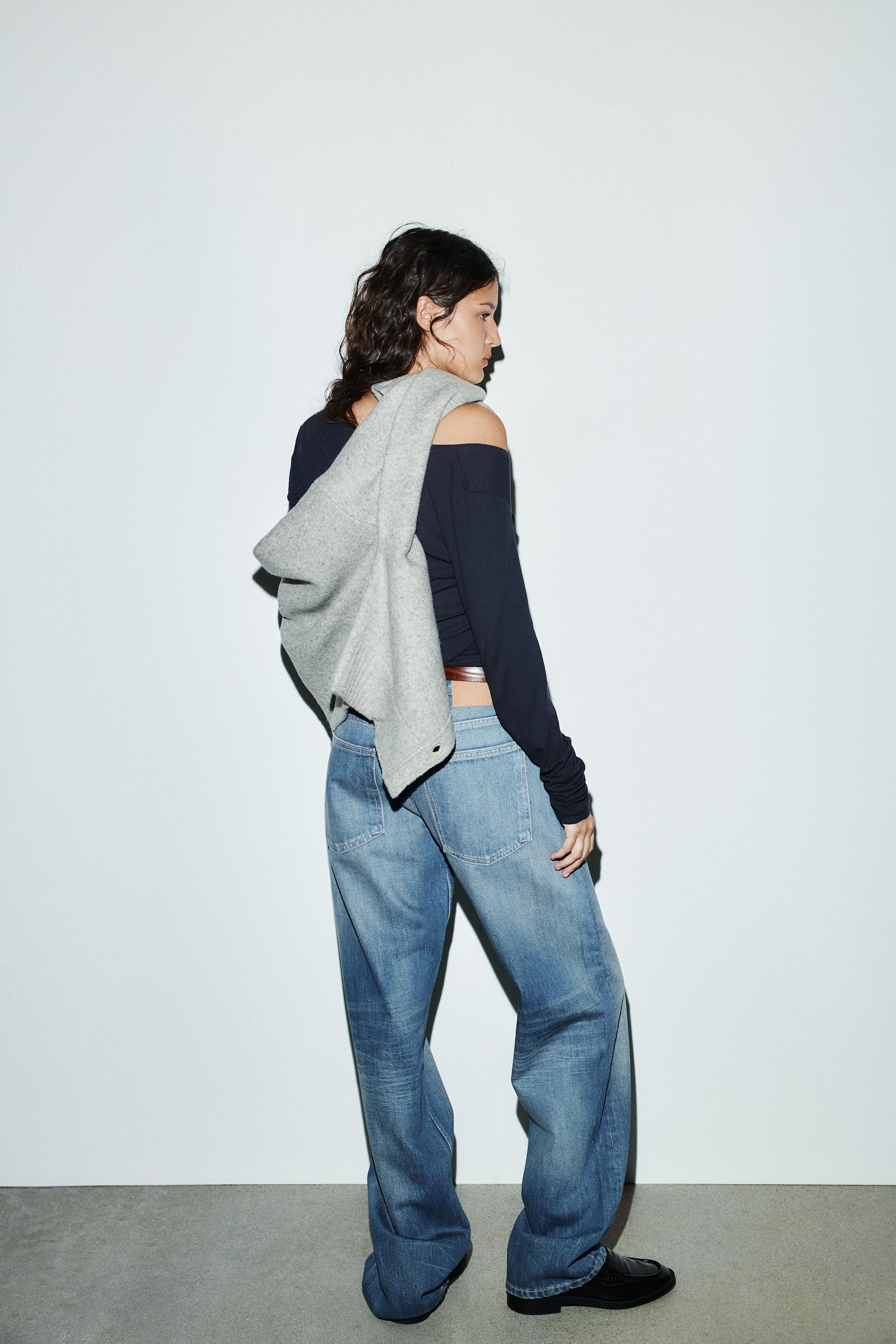 Tapered Baggy Low-Rise Jeans