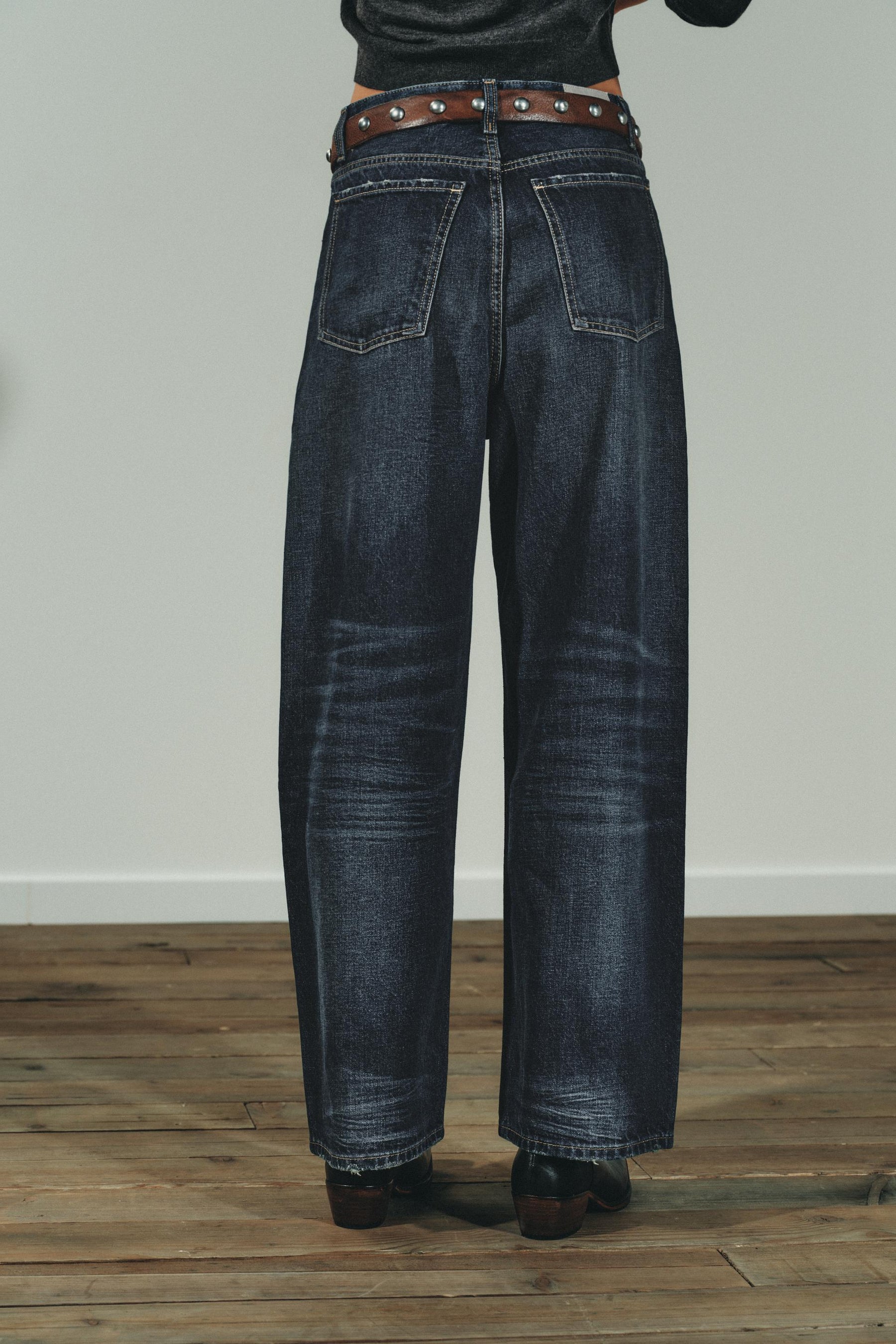 Baggy Mid-Waist Jeans