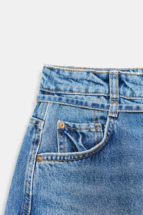 Mid-waist barrel-leg jeans