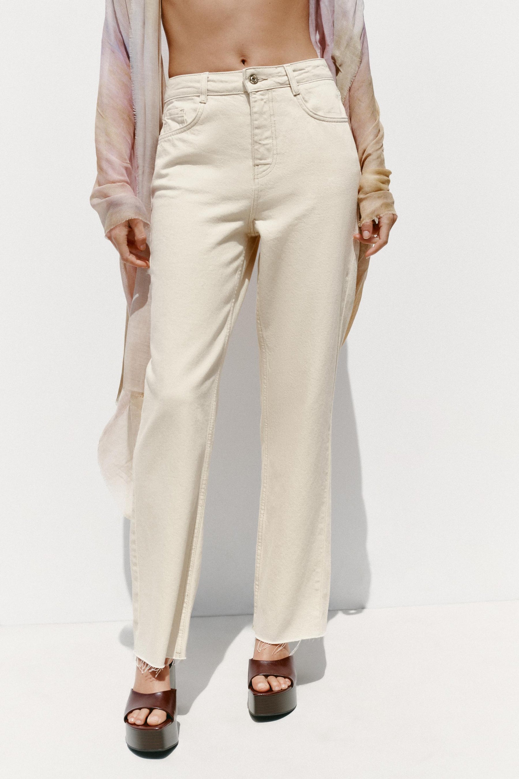 STRAIGHT ANKLE HIGH-WAIST JEANS