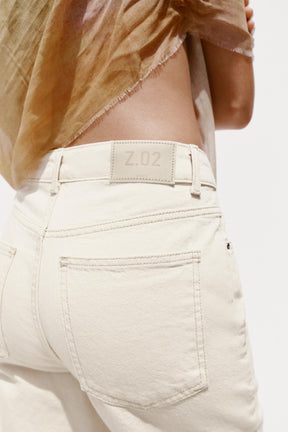STRAIGHT ANKLE HIGH-WAIST JEANS