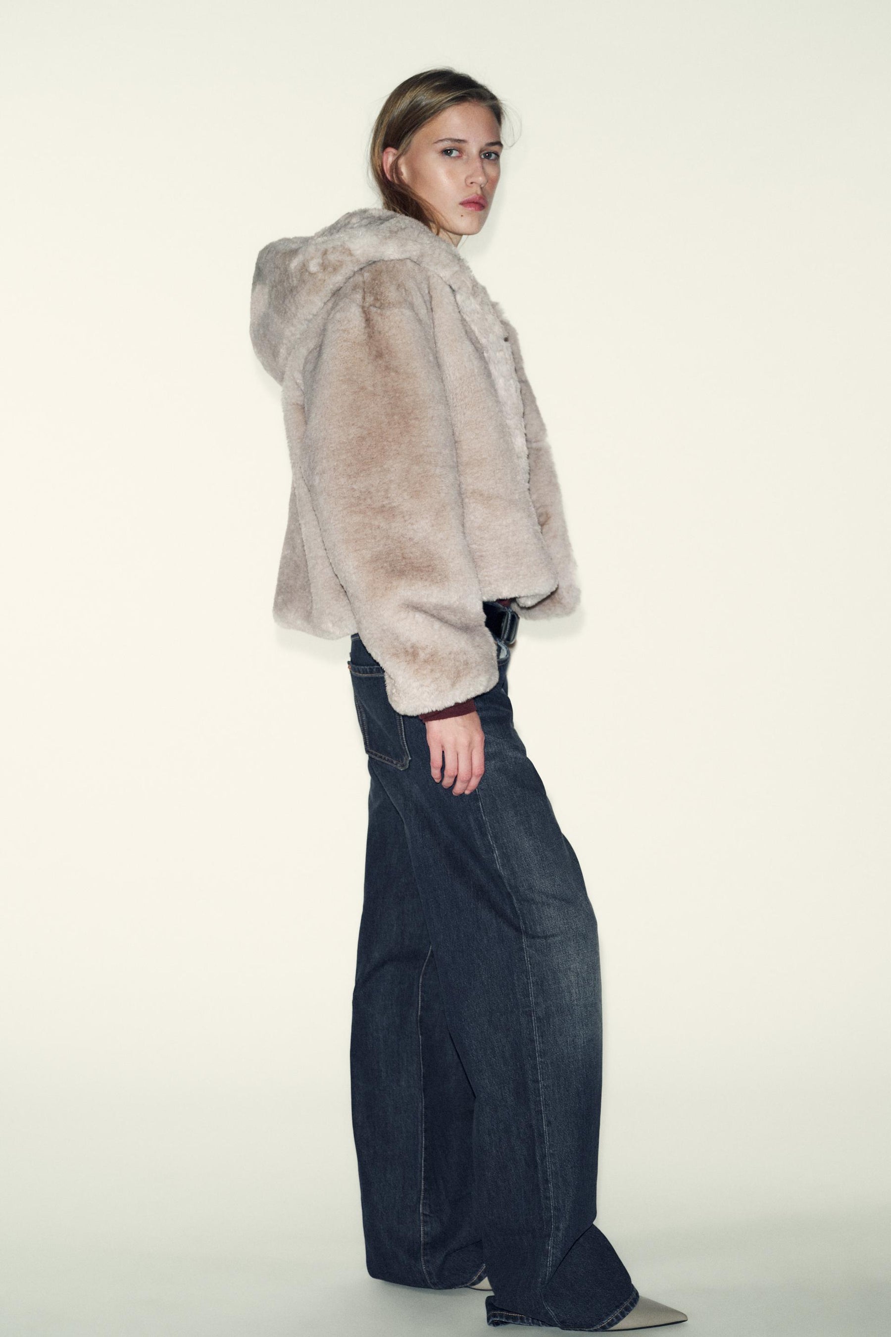 SHORT FAUX FUR HOODED COAT - Image 4