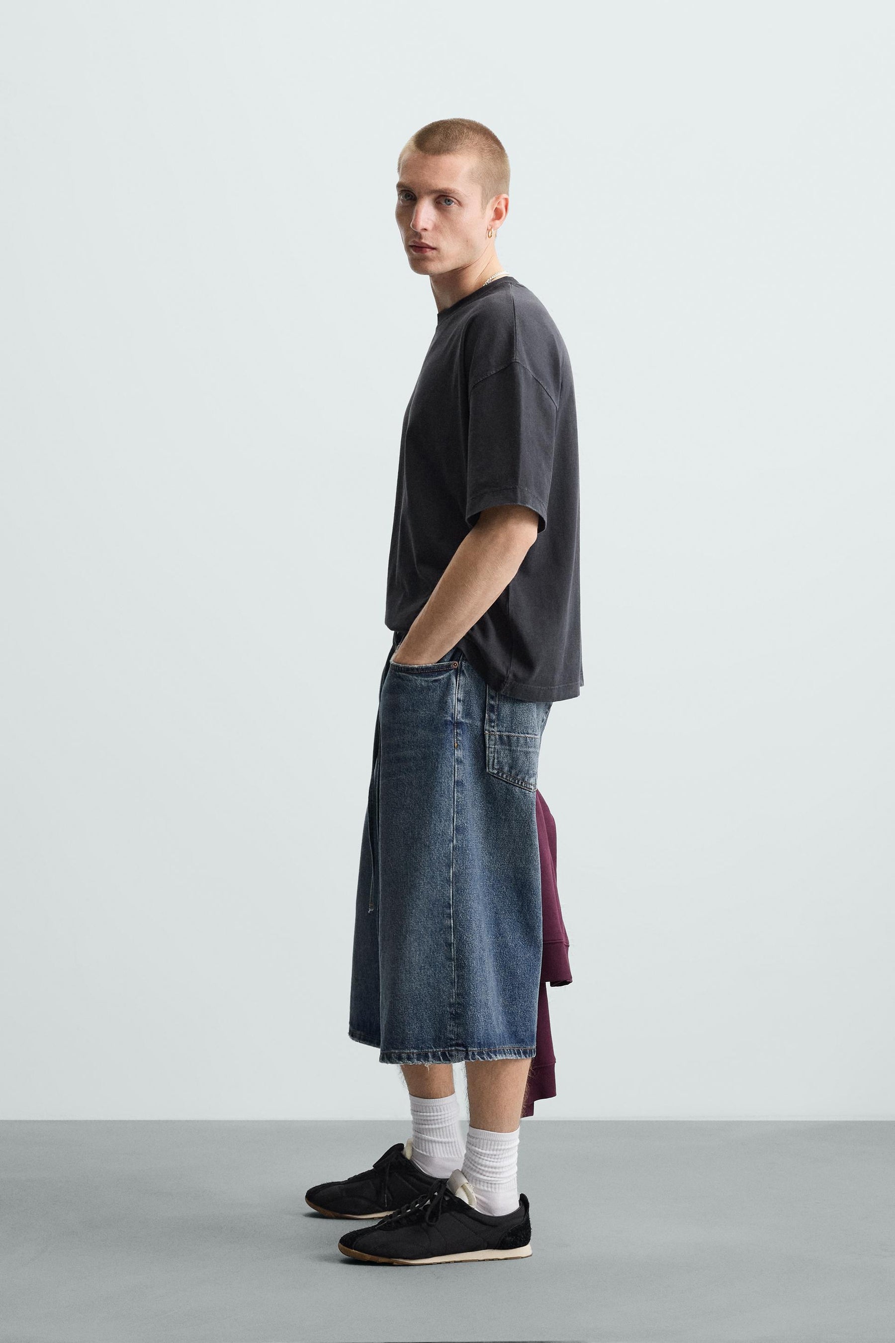 LIGHT WEIGHT WASHED BOXY FIT T-SHIRT - Image 3