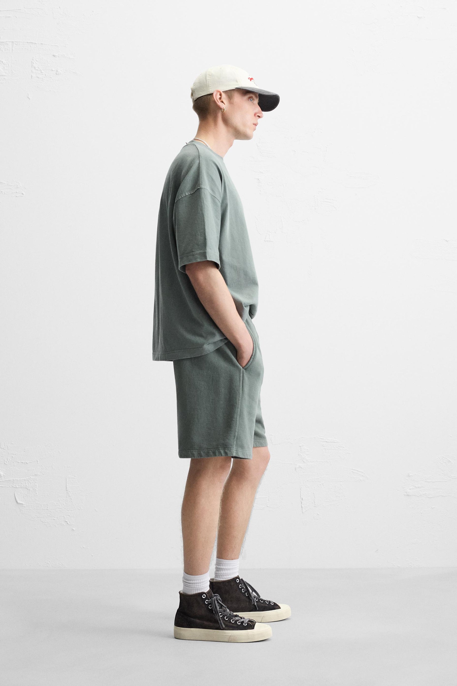 WASHED JOGGER BERMUDA SHORTS - Image 3