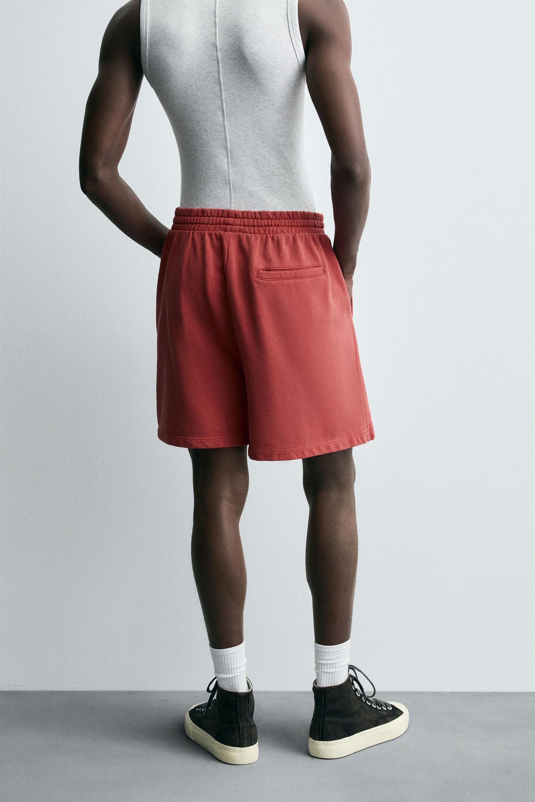 WASHED JOGGER BERMUDA SHORTS - Image 3