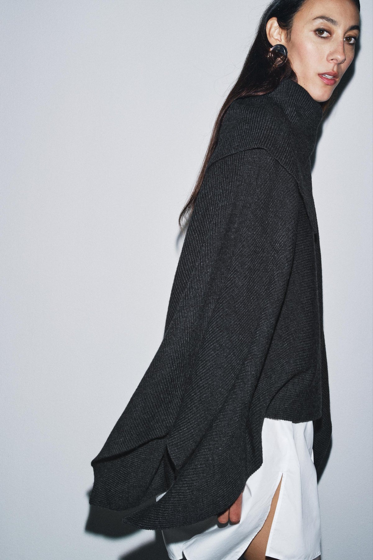 ASYMMETRIC NECK WOOL CAPE - Image 2