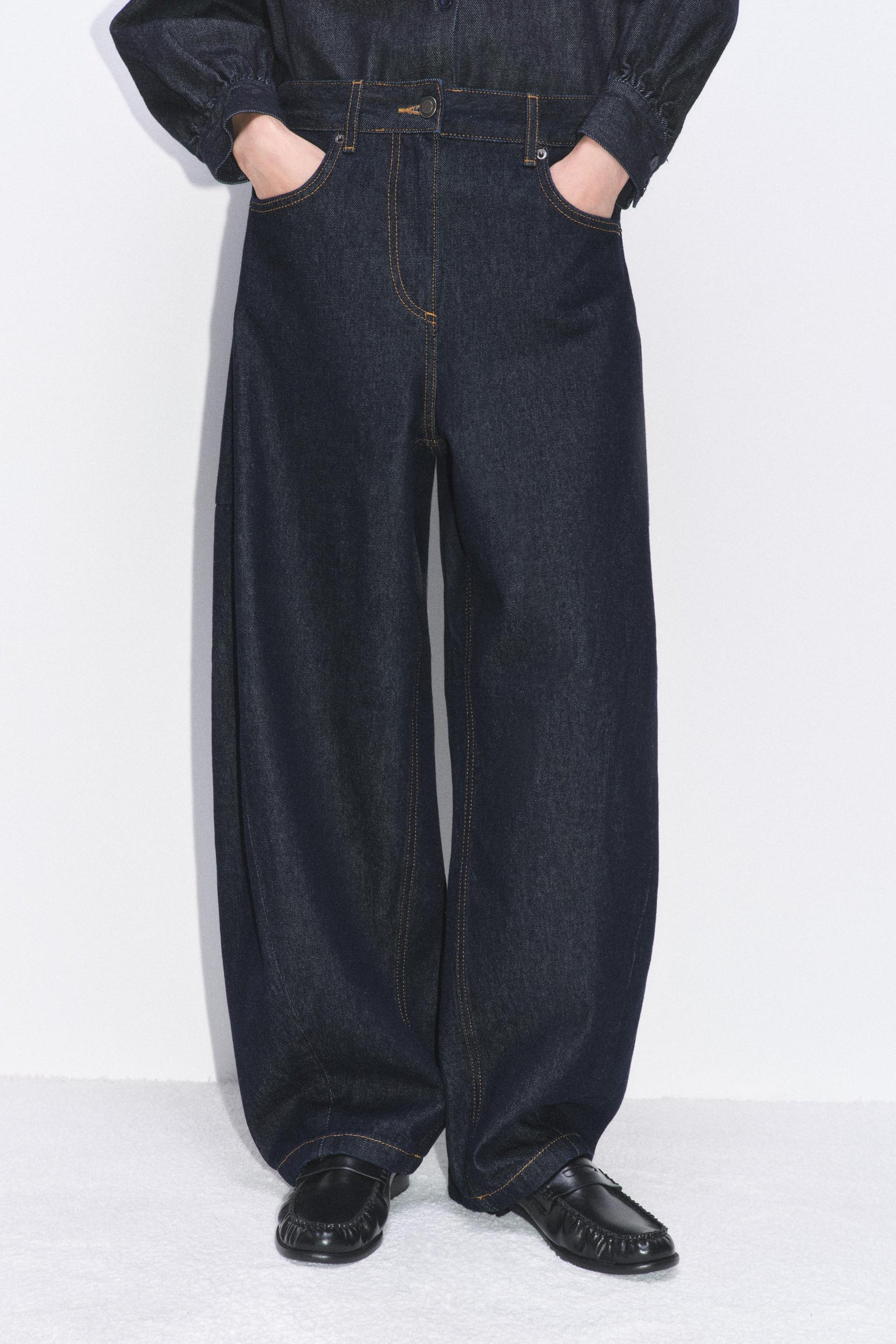 Ankle Balloon Mid-Waist Jeans