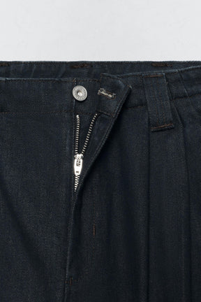WIDE-LEG JEANS WITH DARTS