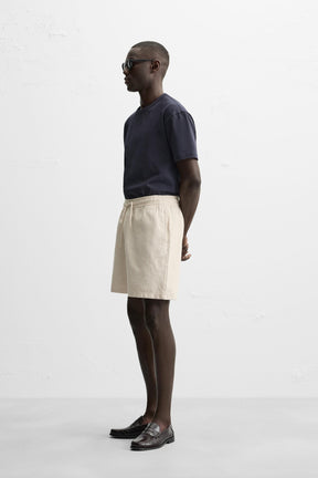 TEXTURED REGULAR FIT BERMUDA SHORTS - Image 4