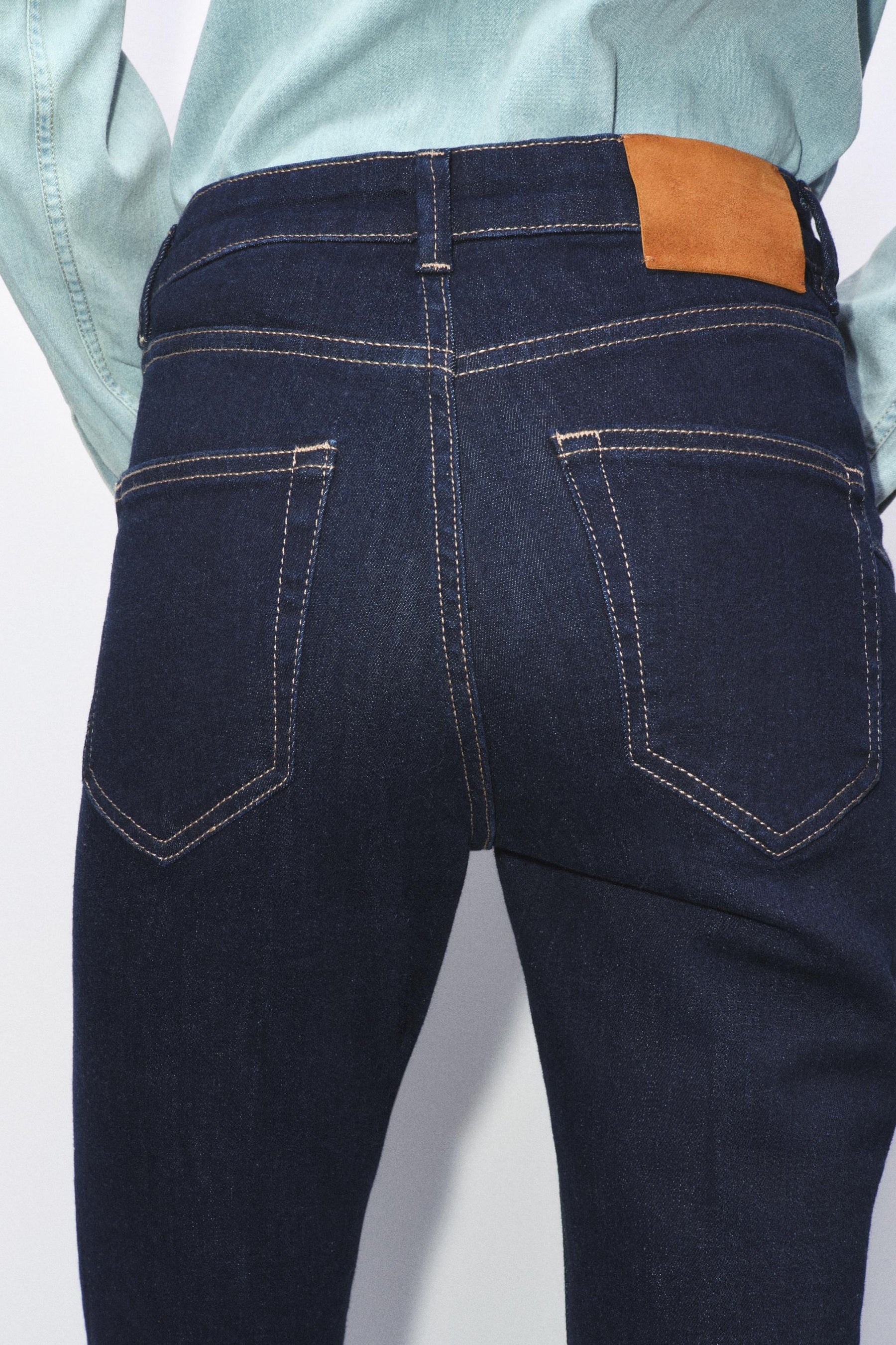 Bootcut High-Waist Jeans