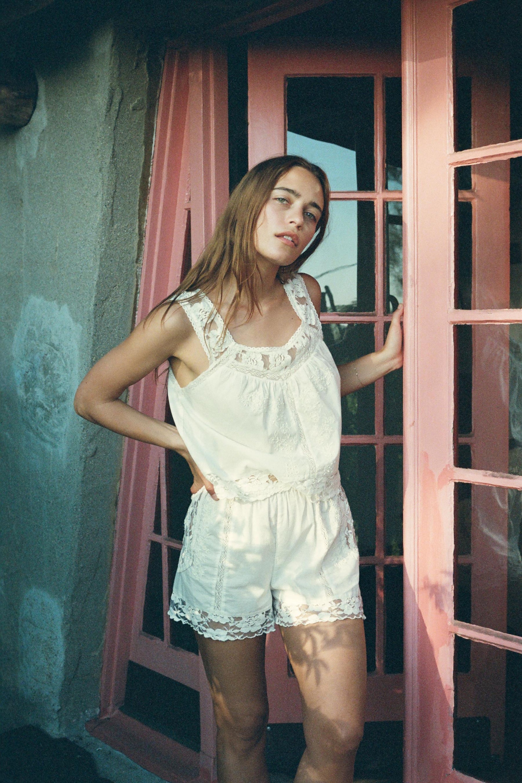 EMBROIDERED LACE SHORTS