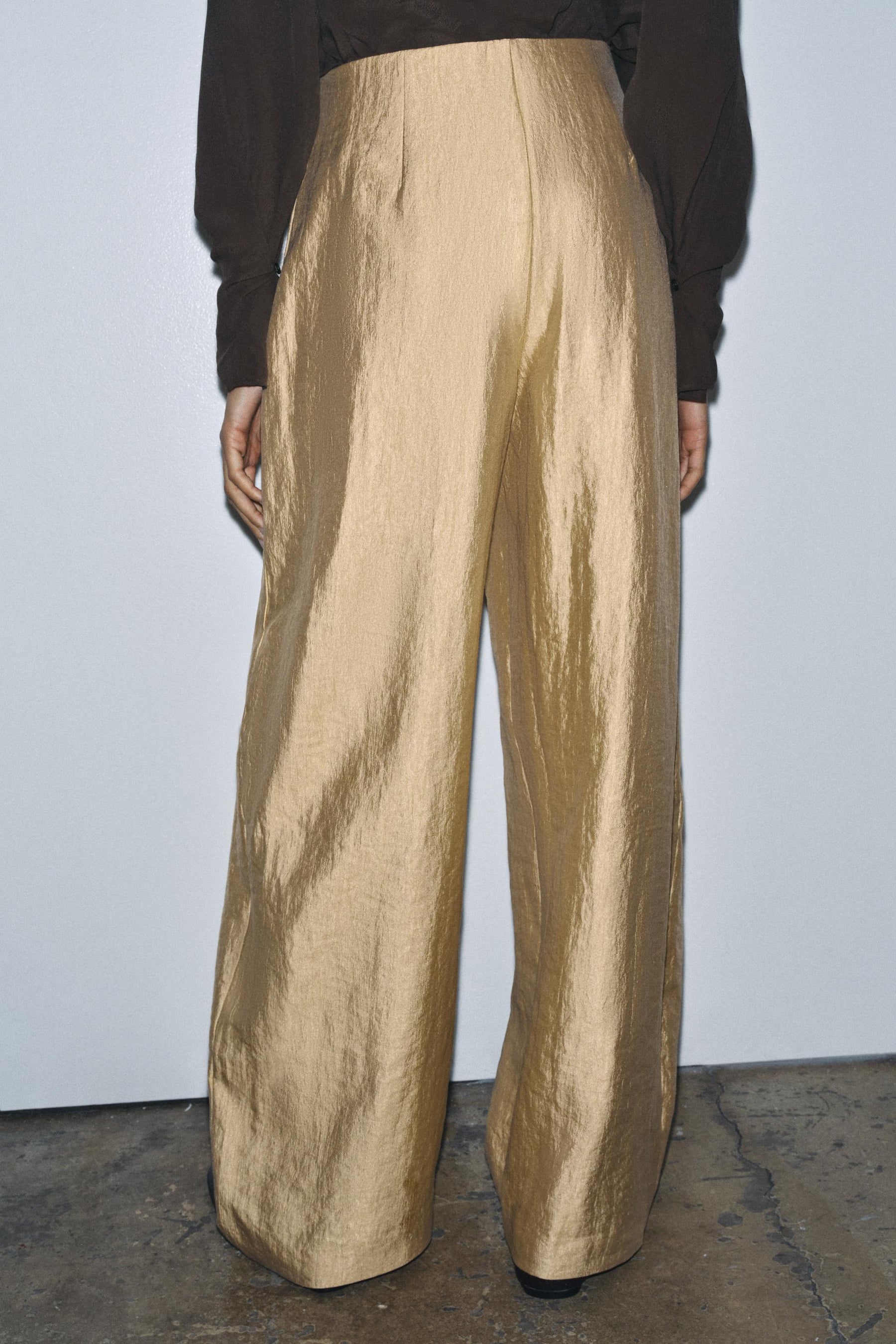 PLEATED METALLIC WIDE-LEG TROUSERS