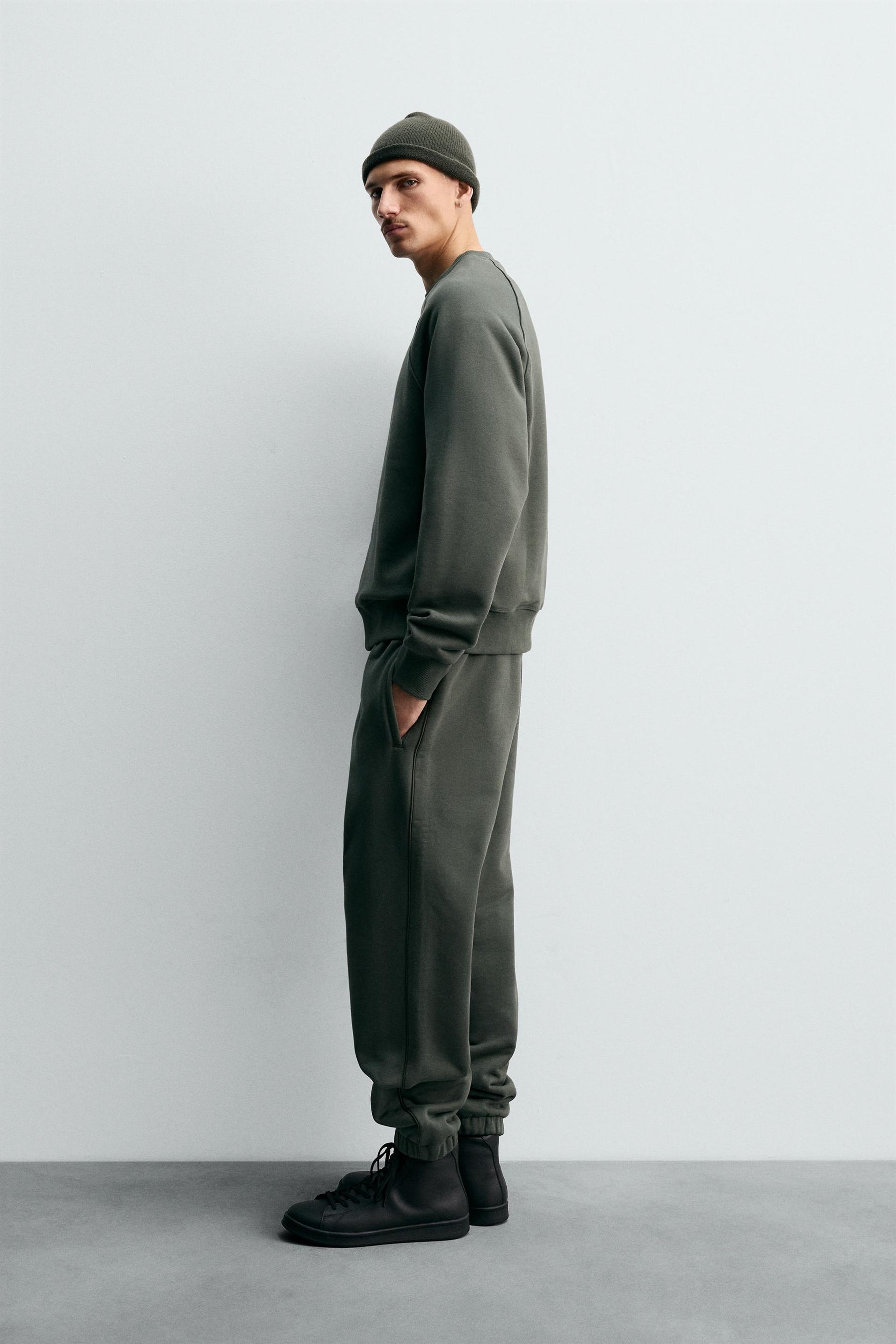 REGULAR FIT WELT JOGGERS - Image 4