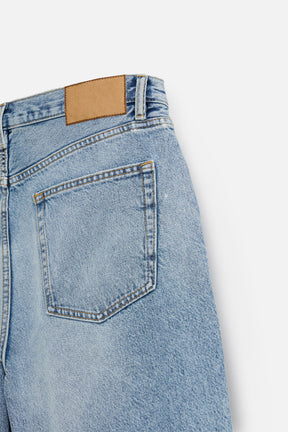 STRAIGHT-LEG DENIM BERMUDA SHORTS - Image 9