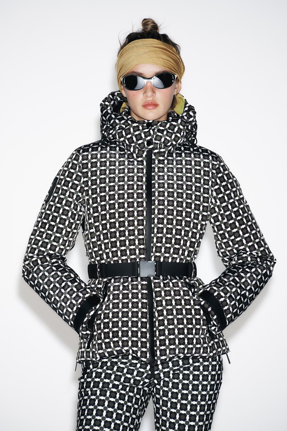 Water-resistant down jacket