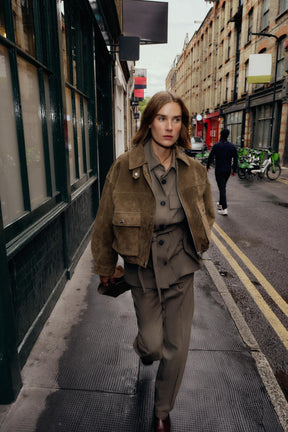 Straight-leg trousers with topstitching