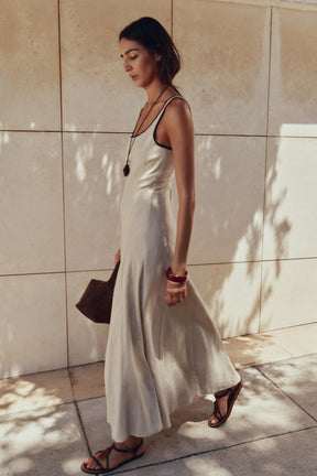 MIDI DRESS WITH CONTRAST PIPING - Image 3