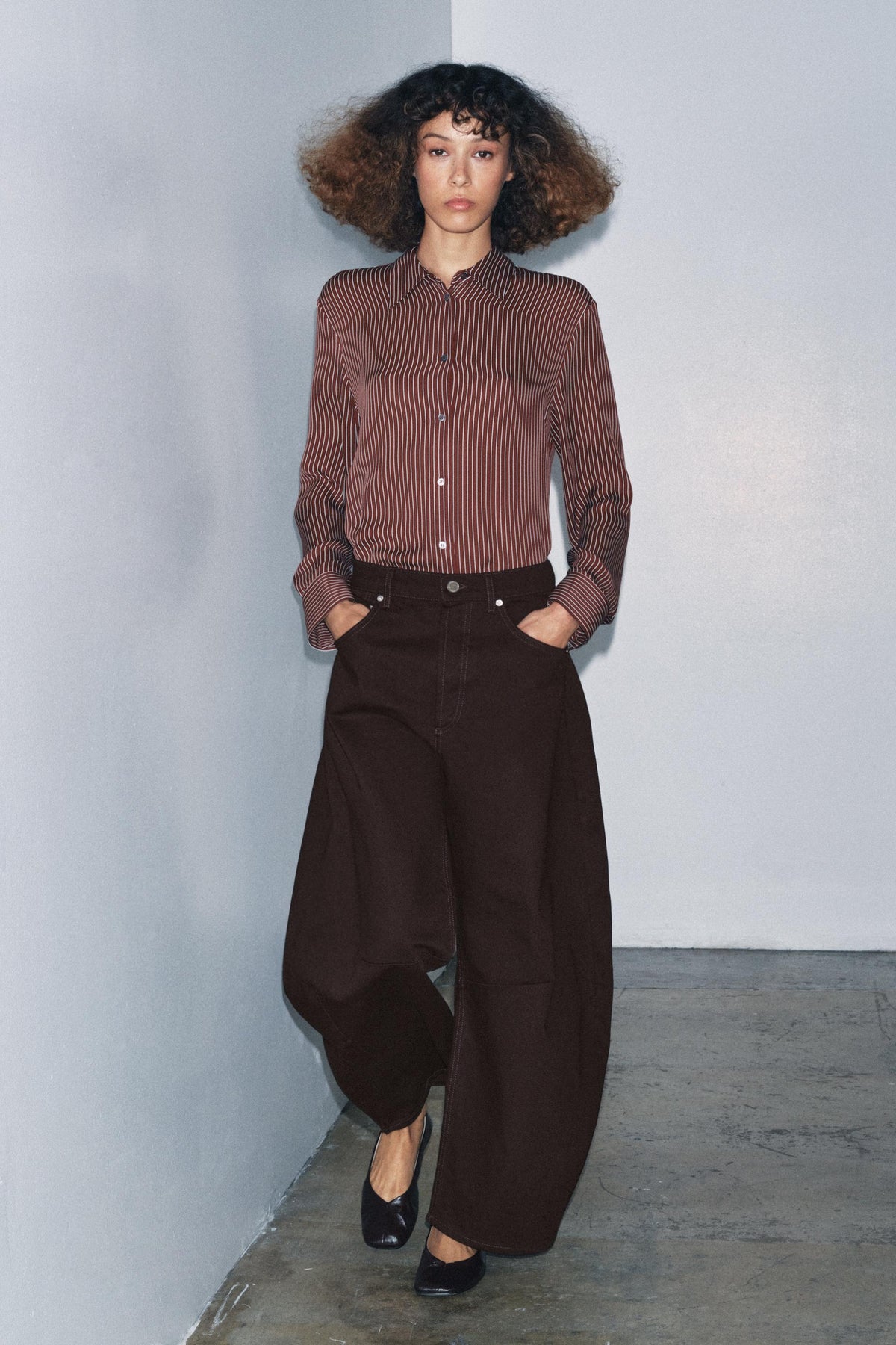 Mid-Waist Balloon Jeans