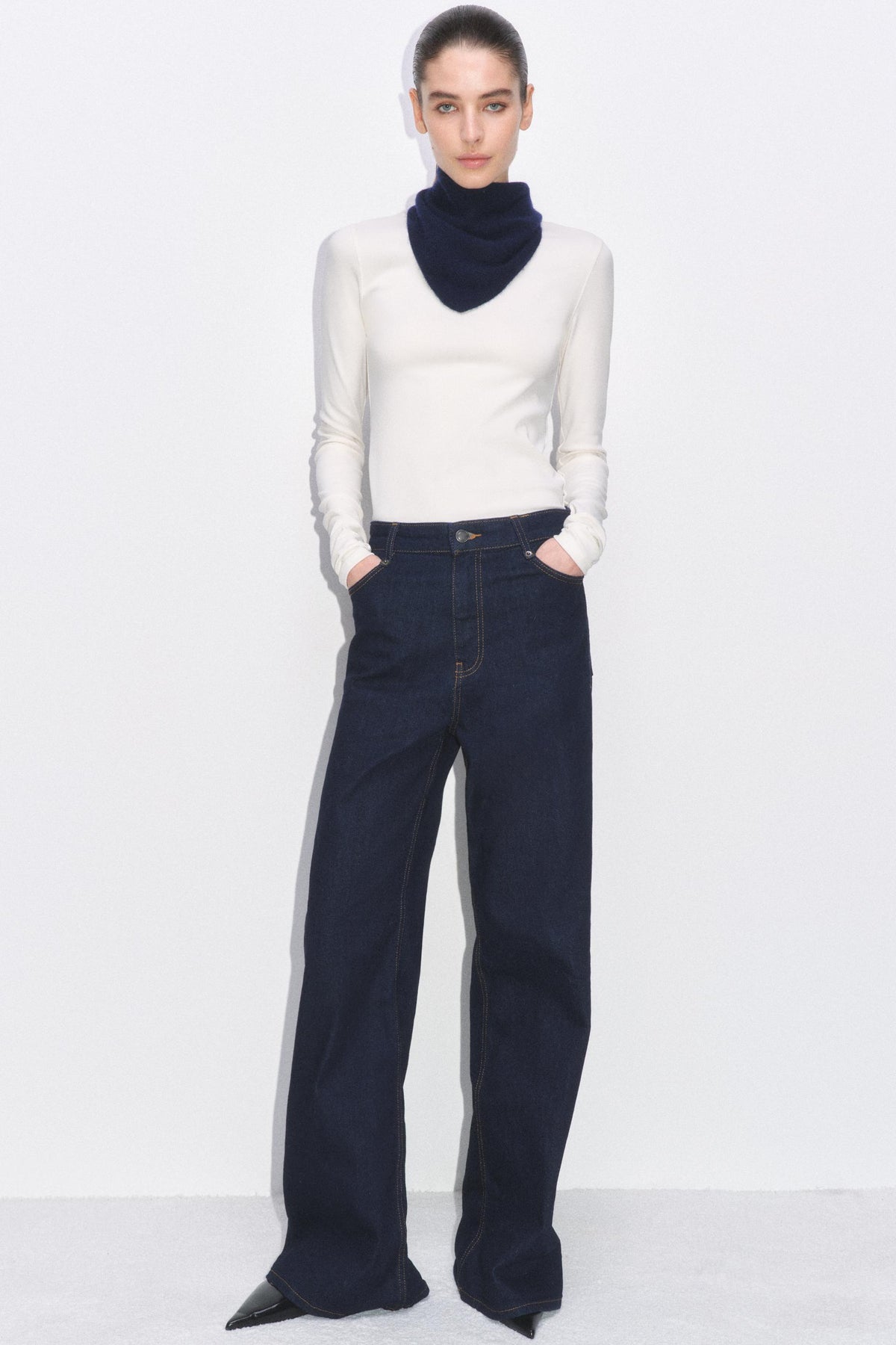 Wide-leg High-waist Jeans
