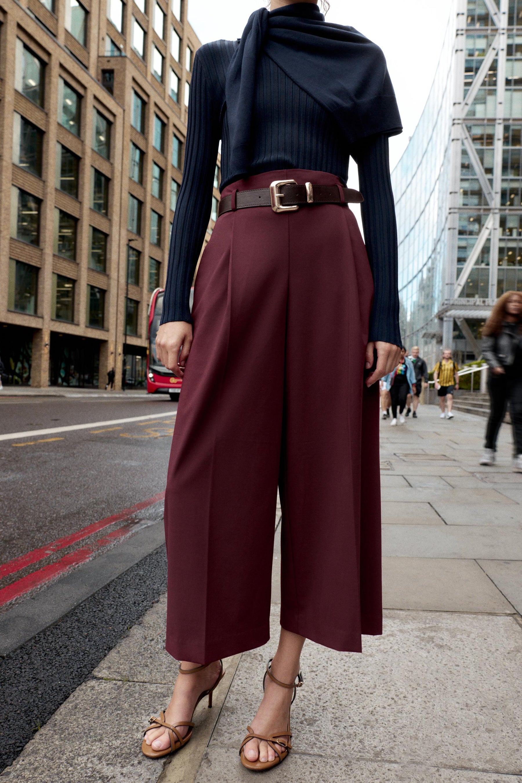 Trousers with belt