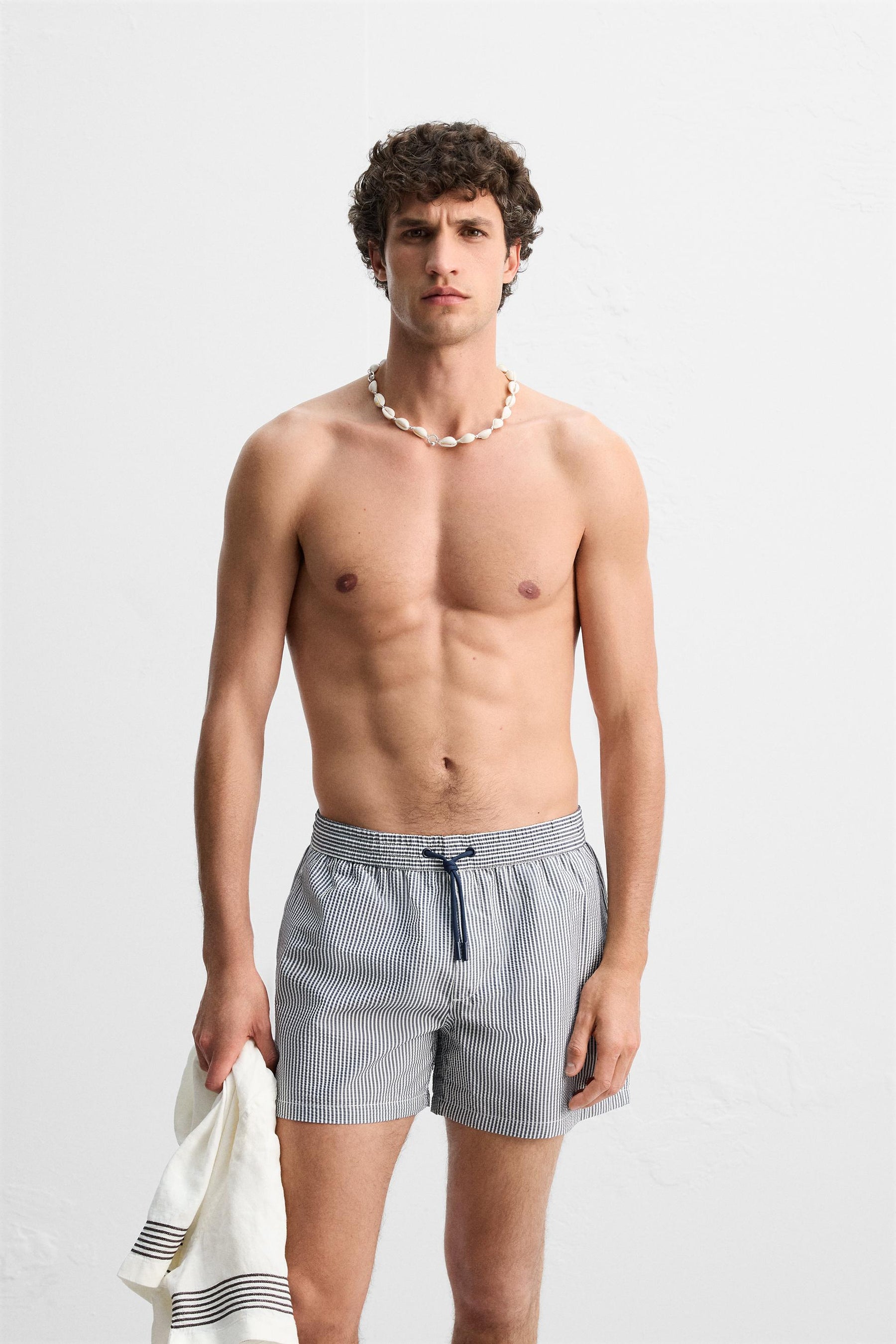 SEERSUCKER MID-LENGTH SWIMMING TRUNKS - Image 2