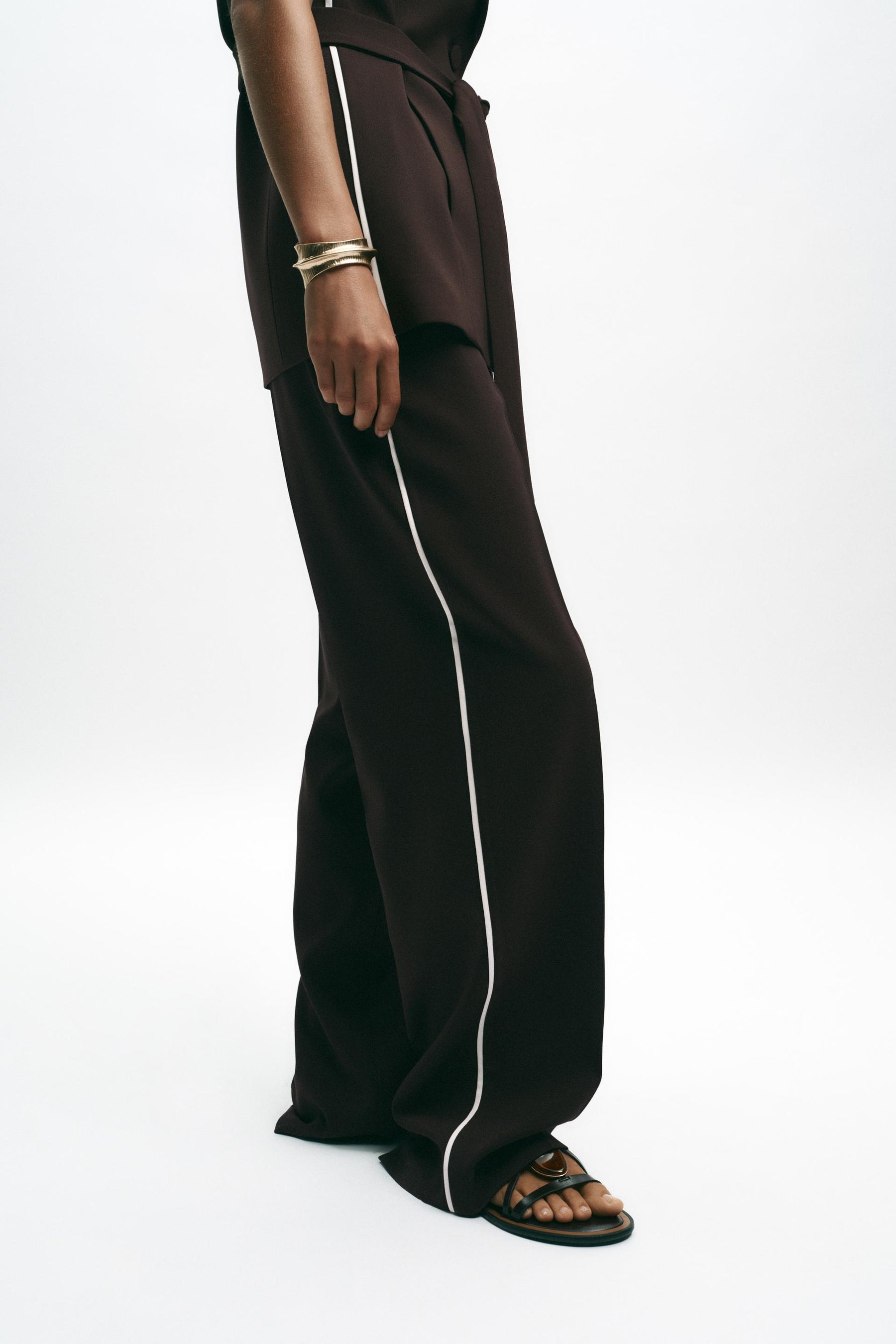 Straight-leg trousers with stripe