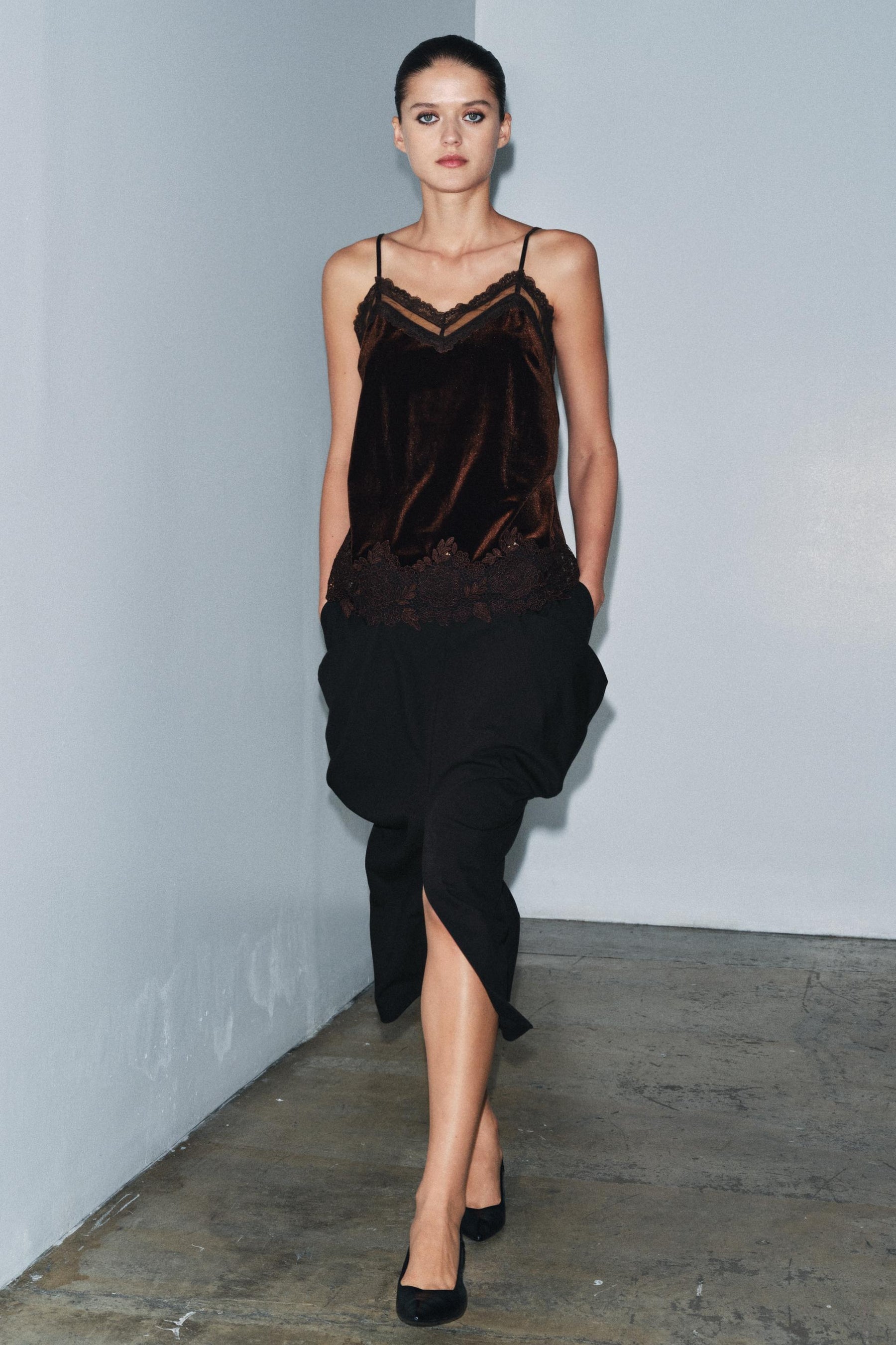 VELVET LACE CAMISOLE