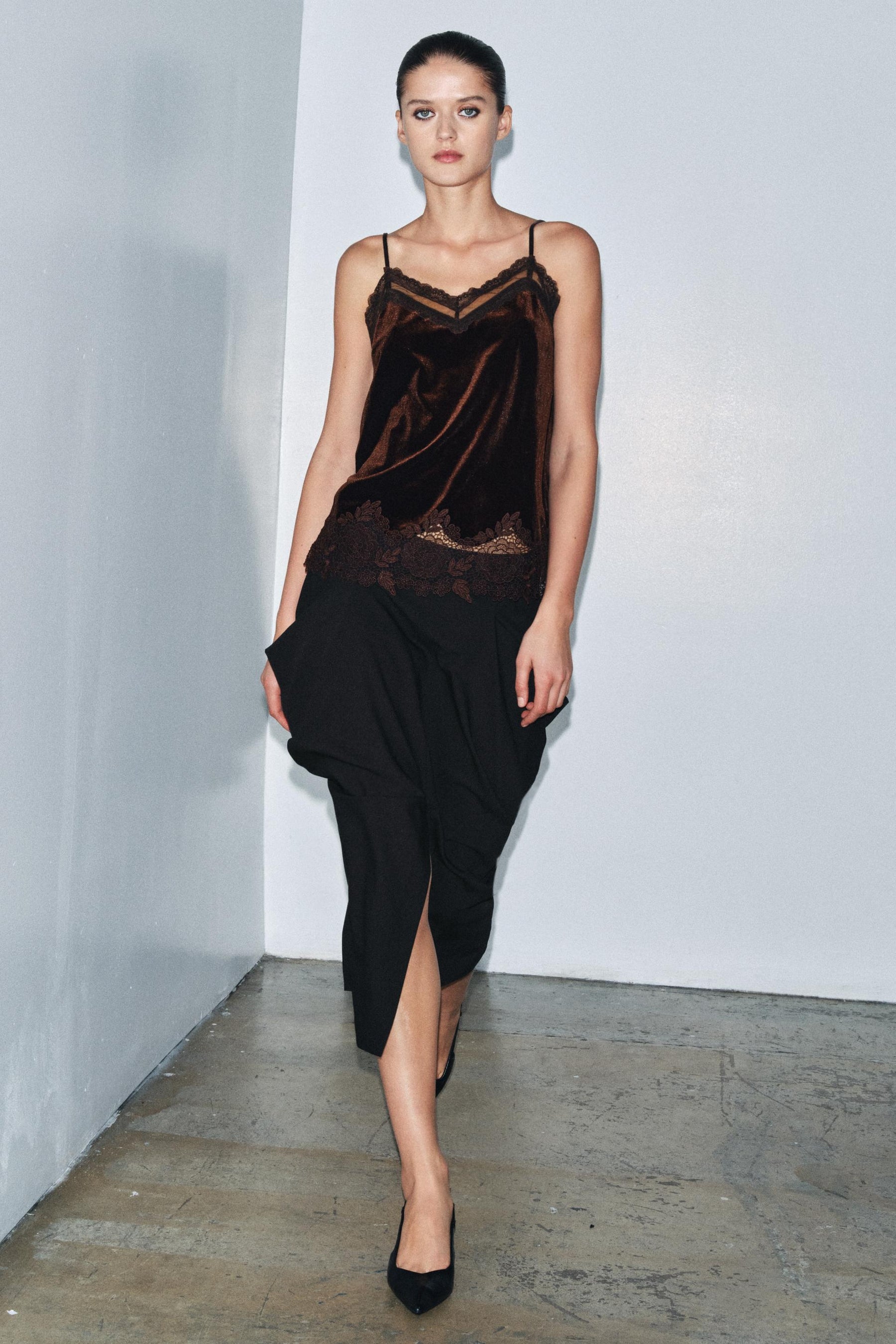 VELVET LACE CAMISOLE