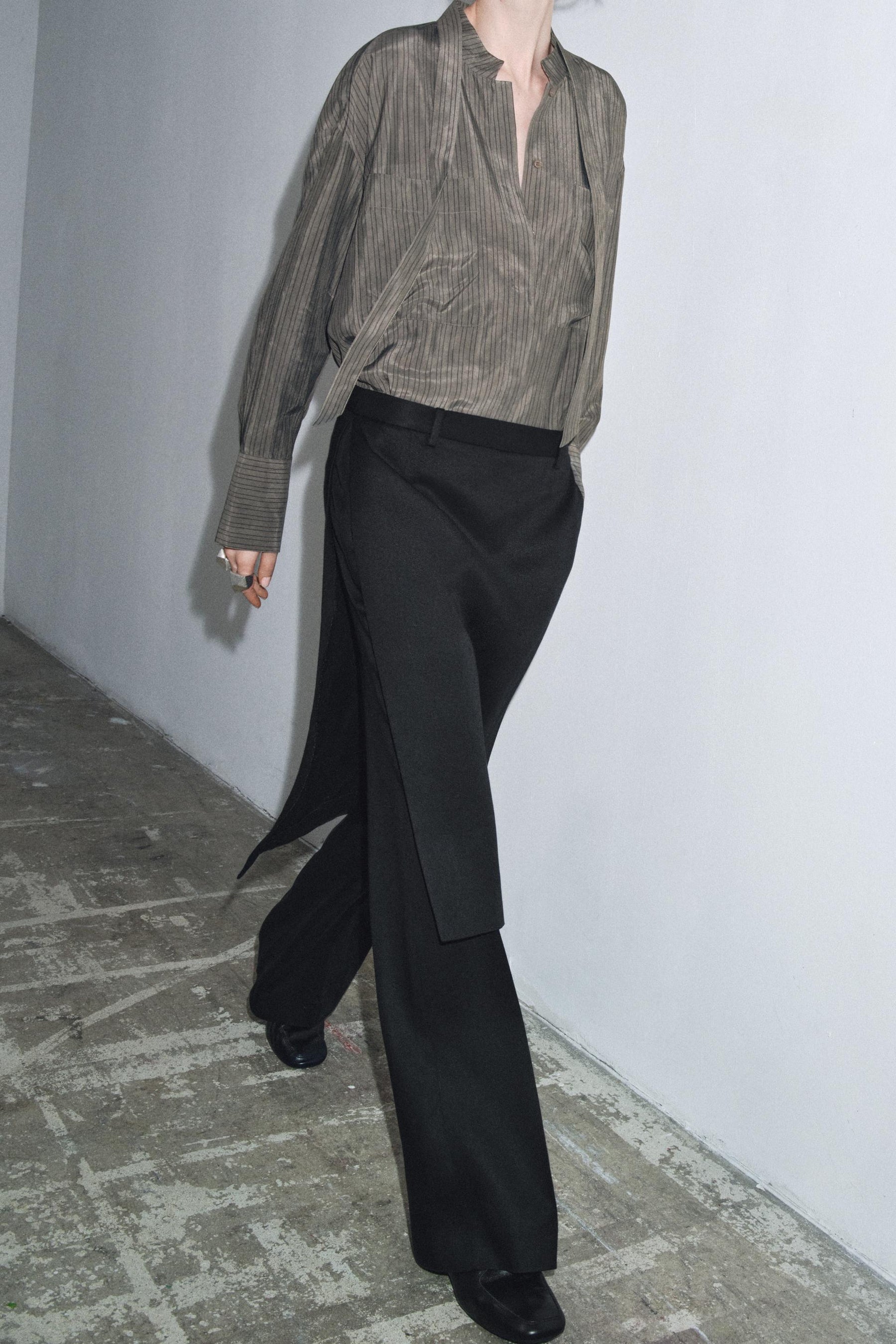 Straight-leg trousers