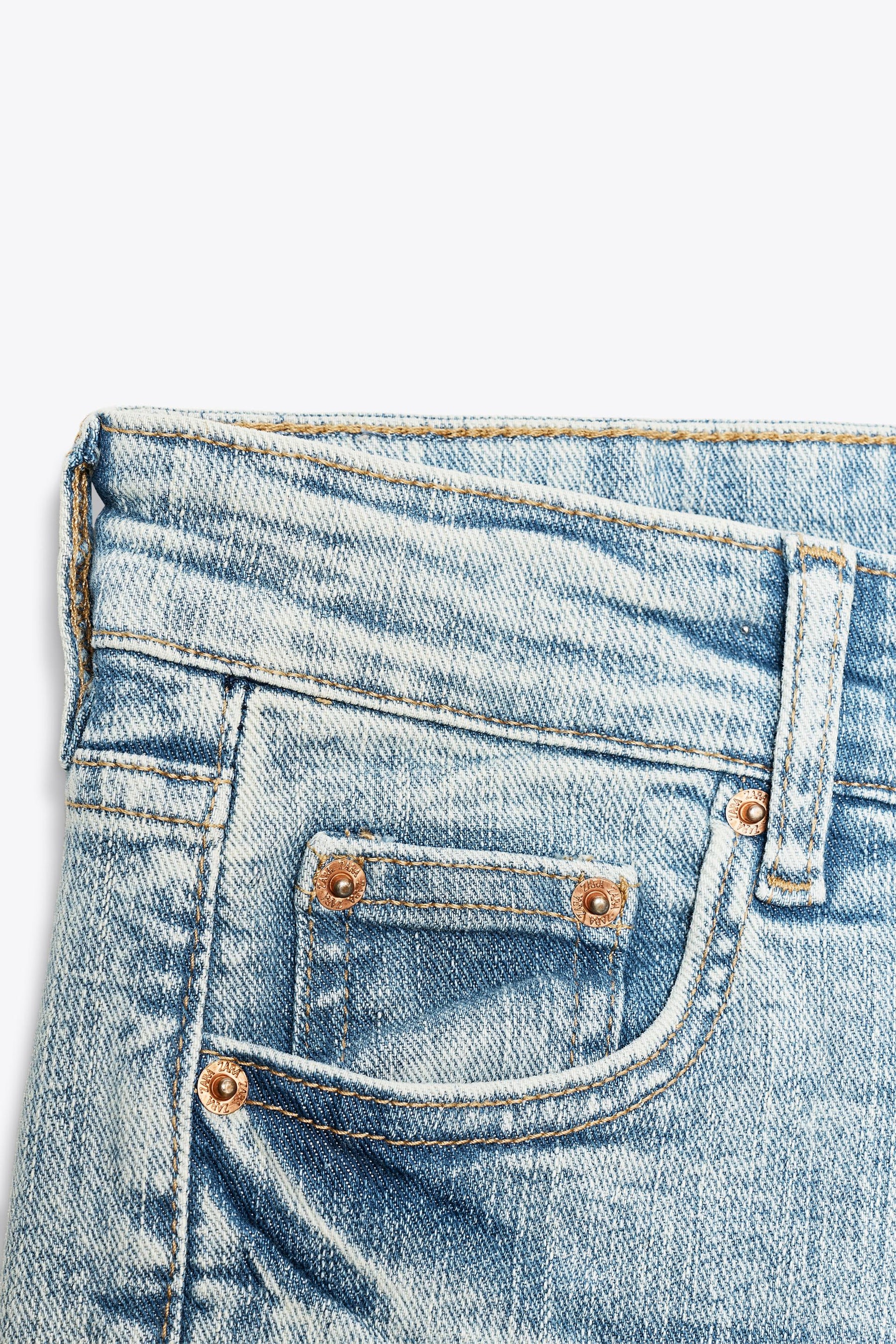 Low-Rise Flare Fit Jeans