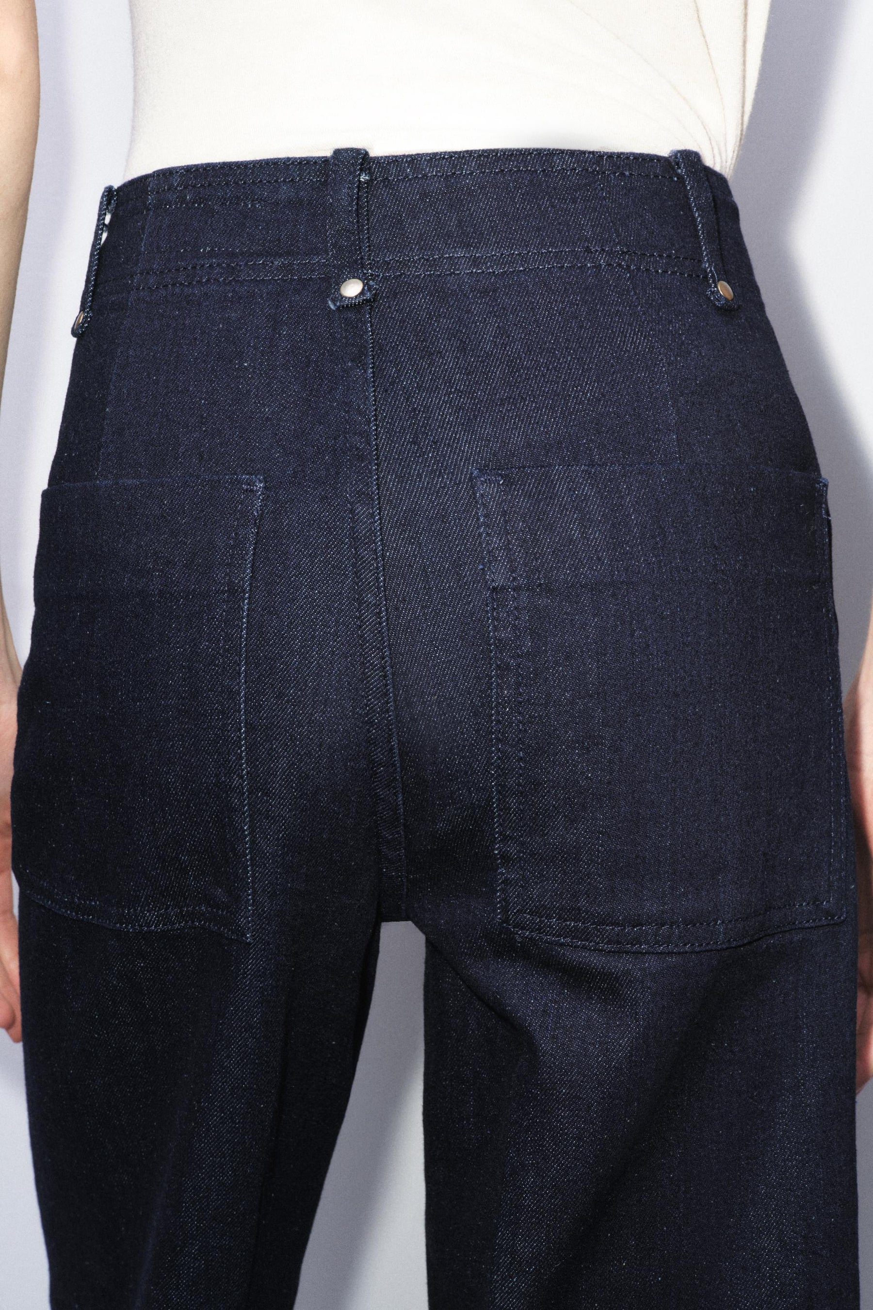 Wide-Leg High-Waist Jeans