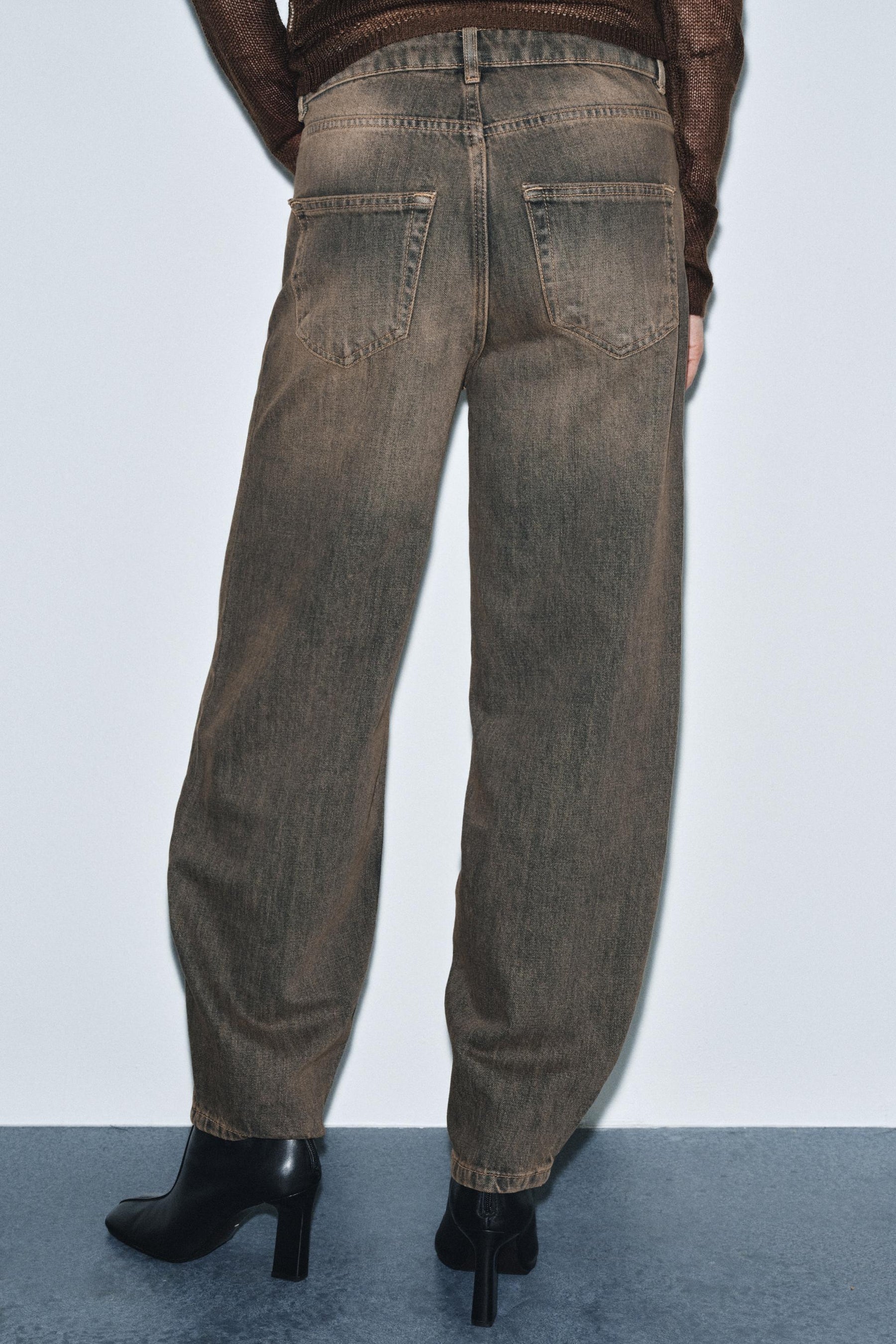 Mid-Waist Barrel Jeans