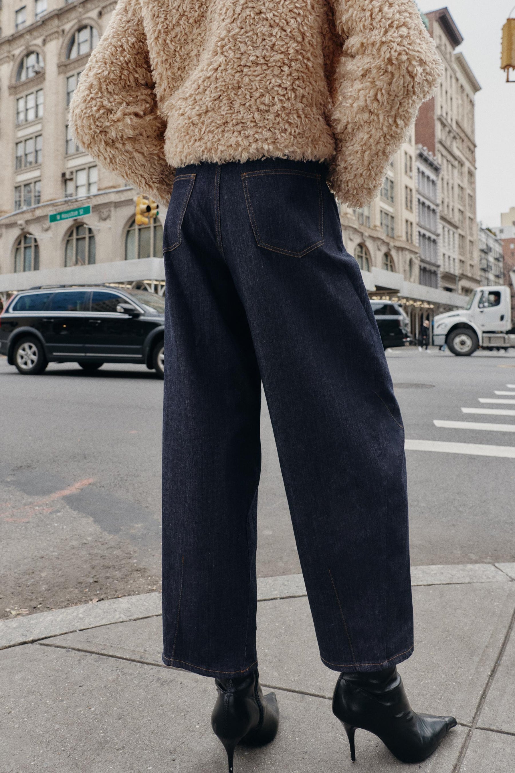 Balloon-Leg Trousers