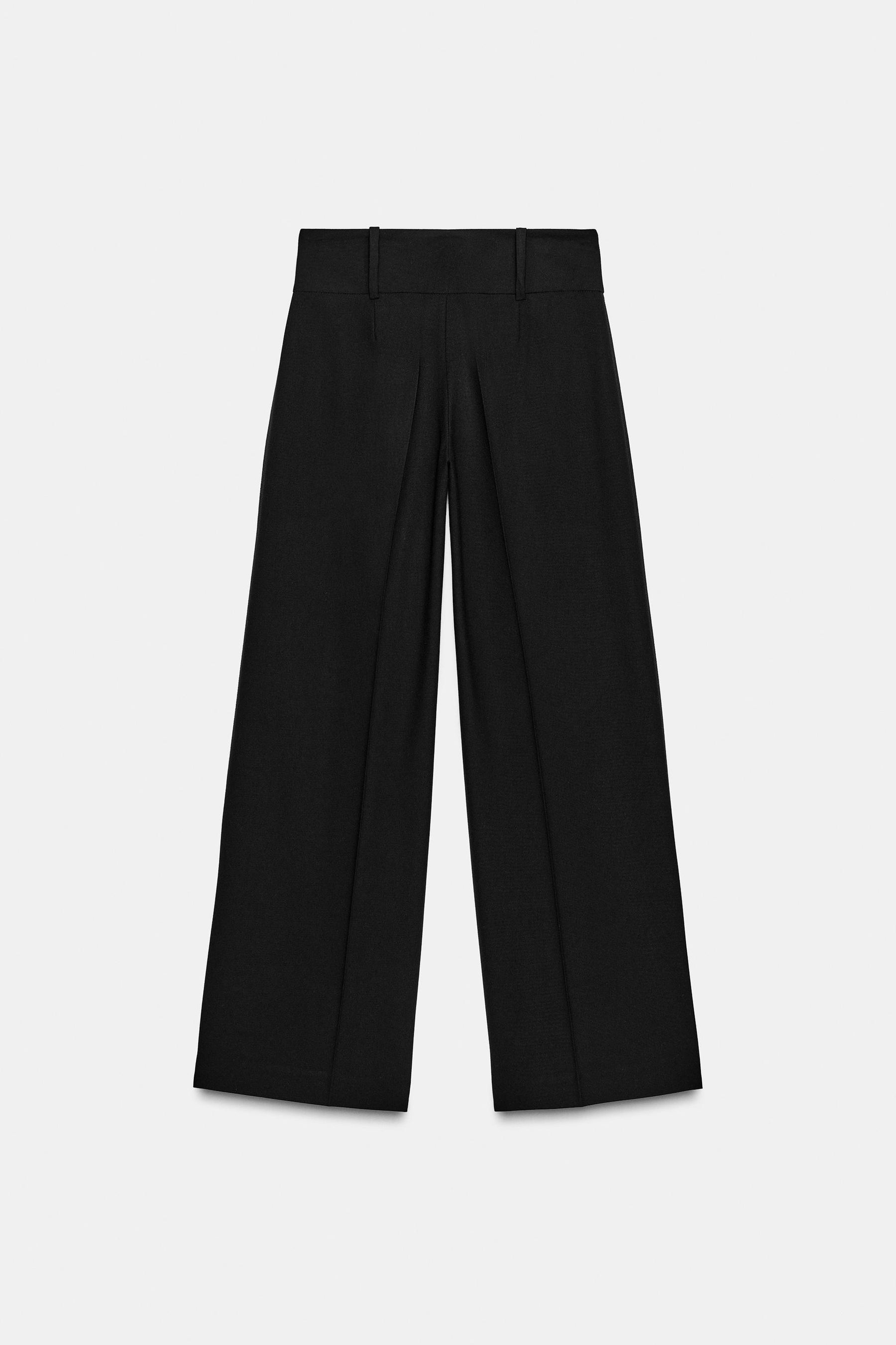 Trousers with zip pockets