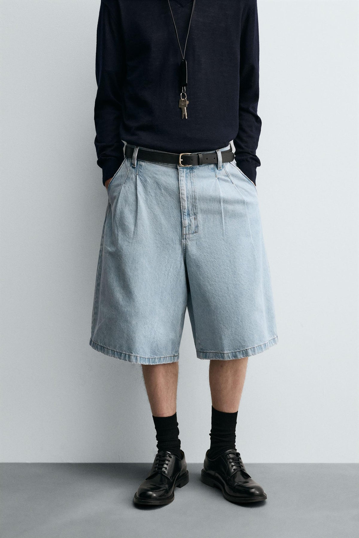 PLEATED RELAXED FIT DENIM BERMUDA SHORTS - Image 2