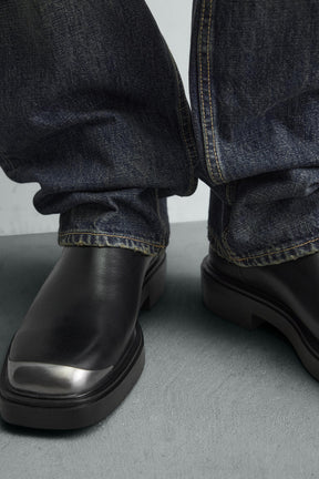 CHELSEA BOOTS WITH METAL DETAIL - Image 3