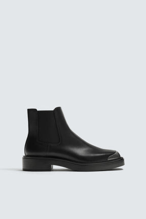 CHELSEA BOOTS WITH METAL DETAIL - Image 4