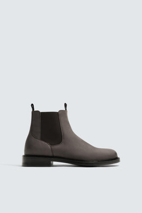 LEATHER CHELSEA BOOTS - Image 4