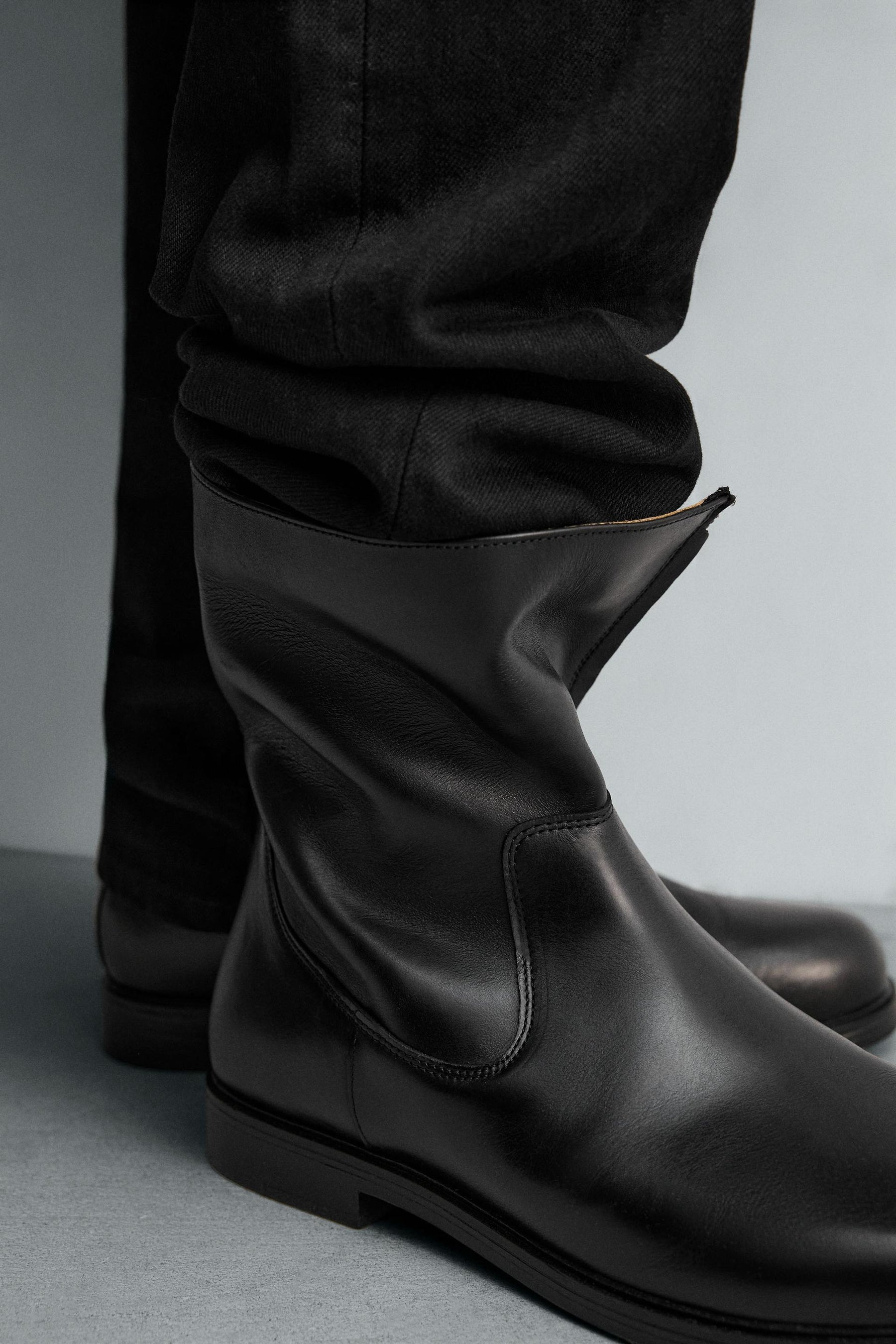 LIMITED EDITION LEATHER BOOTS - Image 3