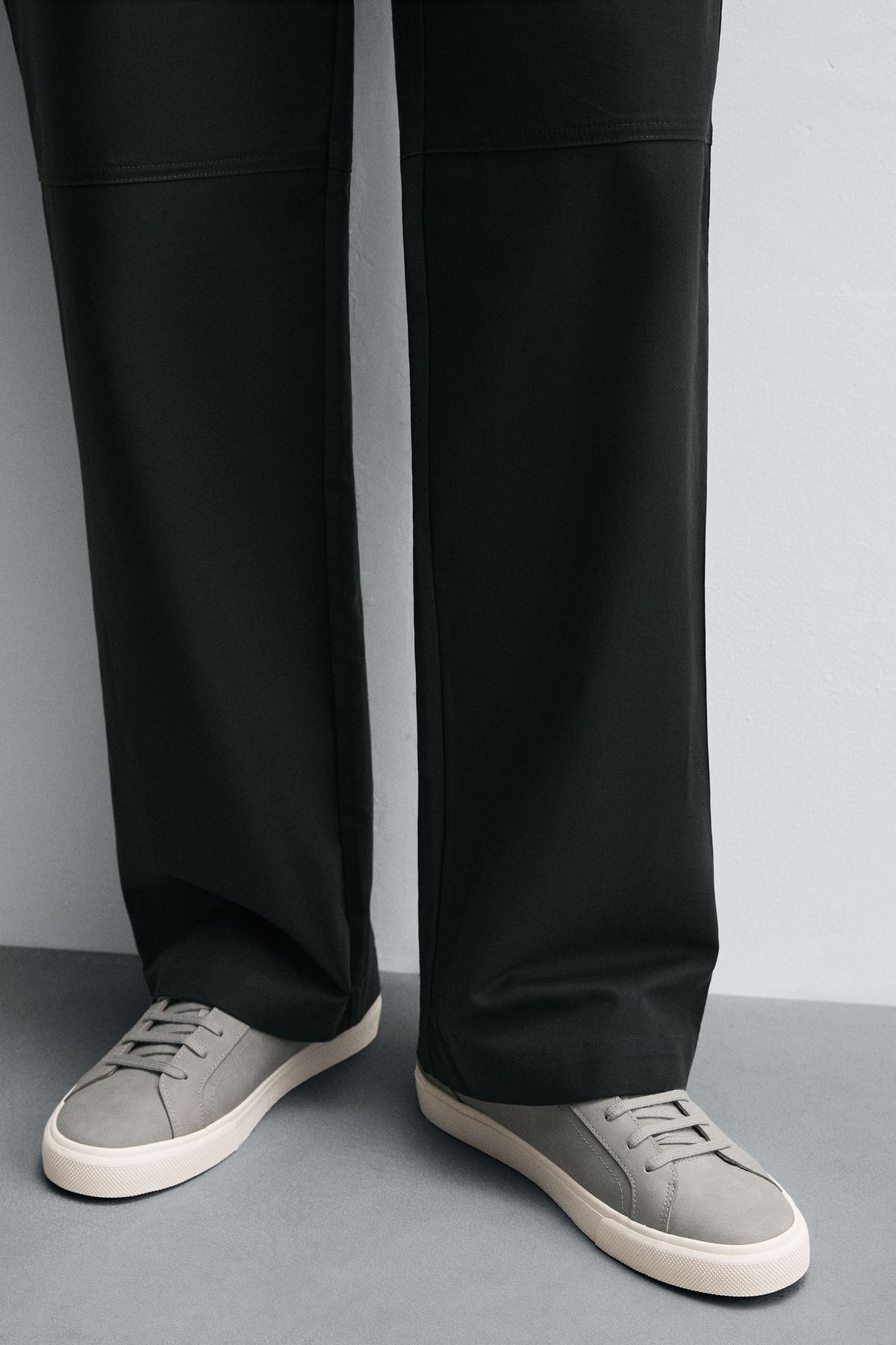 BASIC TRAINERS - Image 1