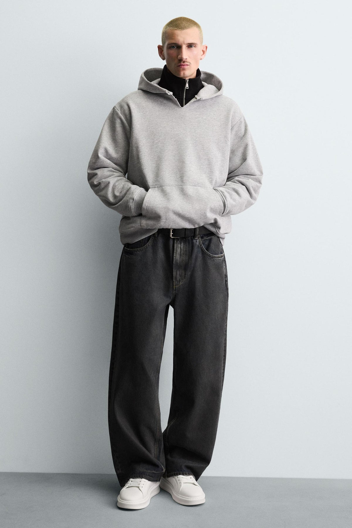 Trainers with heel detail