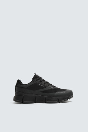MONOCHROME TECHNICAL TRAINERS - Image 4