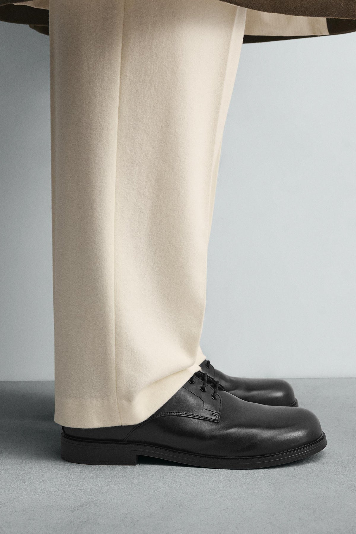 LIMITED EDITION LEATHER SMART SHOES - Image 2