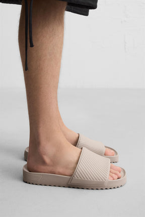 BATH SLIDES - Image 1